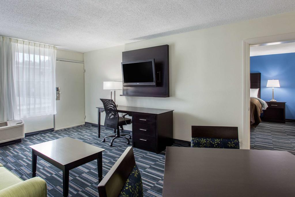 Days Inn And Suites By Wyndham אוקספורד מראה חיצוני תמונה