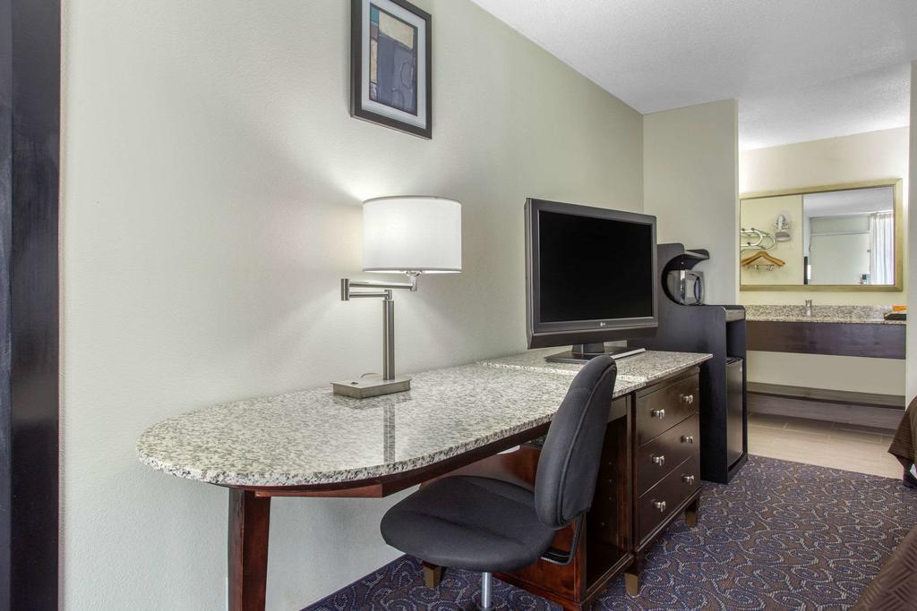 Days Inn And Suites By Wyndham אוקספורד מראה חיצוני תמונה