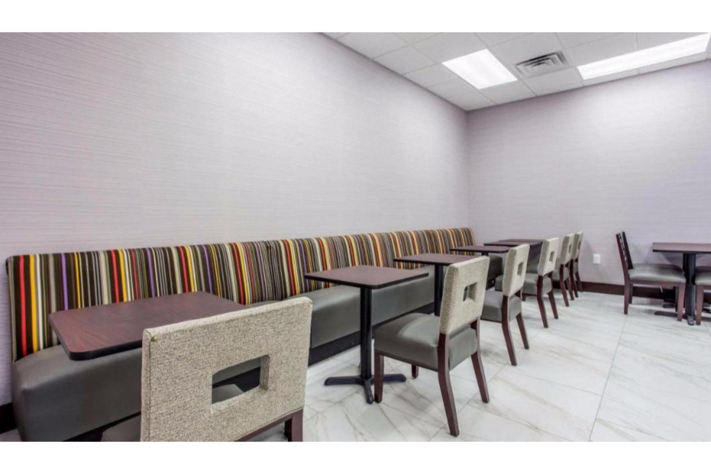 Days Inn And Suites By Wyndham אוקספורד מראה חיצוני תמונה