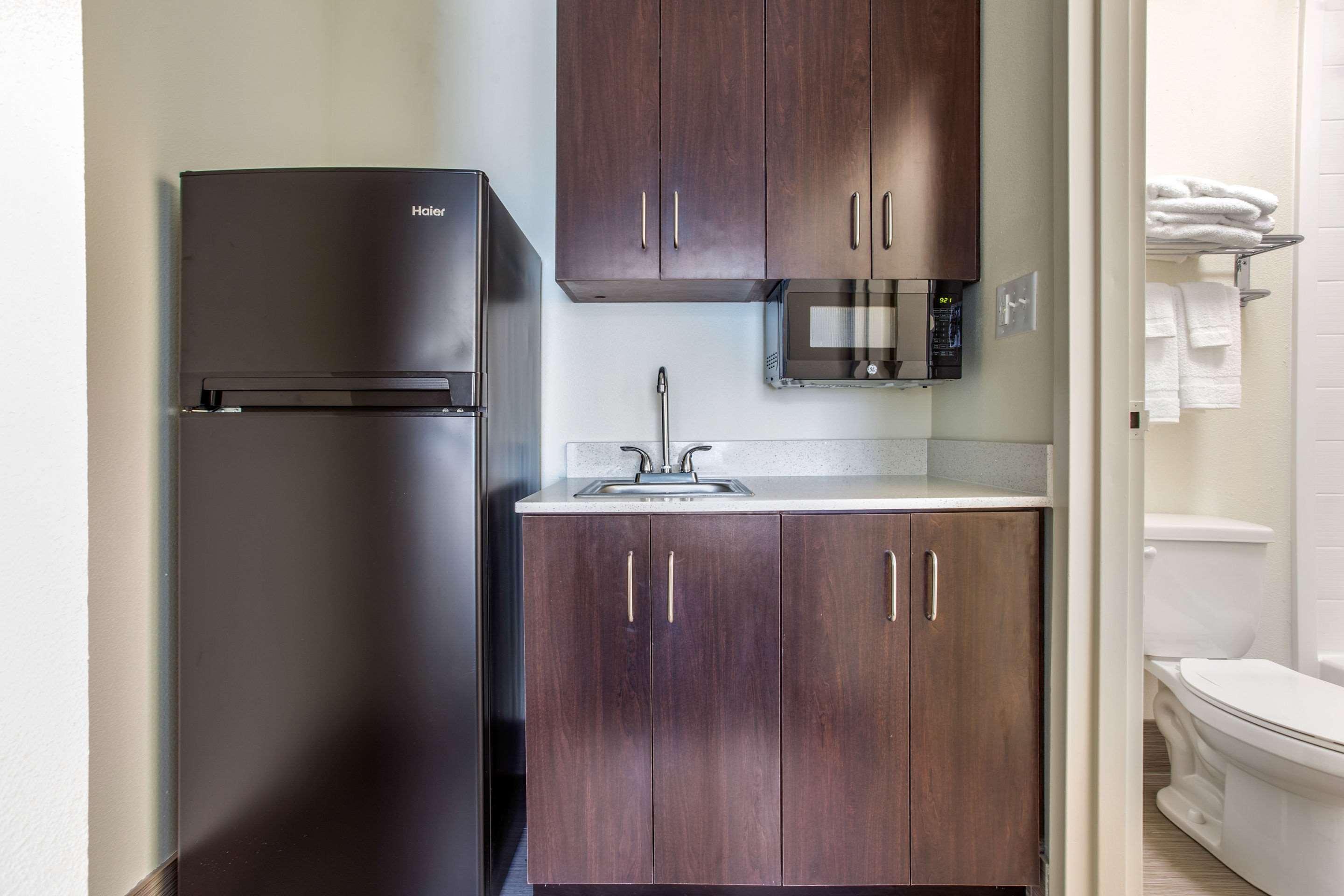 Days Inn And Suites By Wyndham אוקספורד מראה חיצוני תמונה