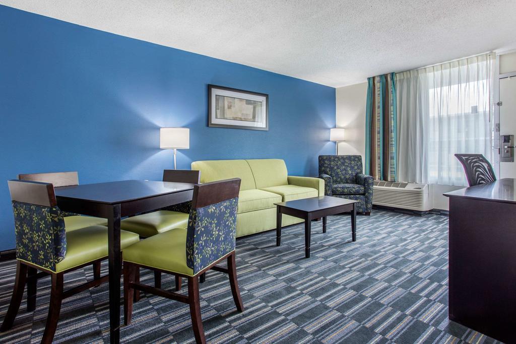 Days Inn And Suites By Wyndham אוקספורד מראה חיצוני תמונה
