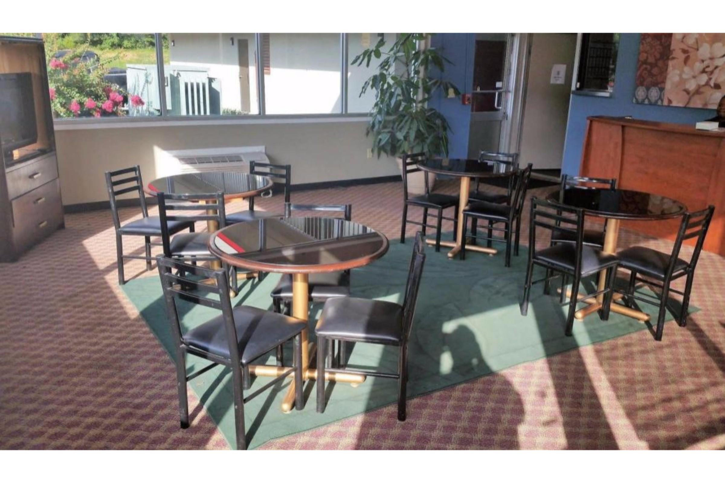 Days Inn And Suites By Wyndham אוקספורד מראה חיצוני תמונה