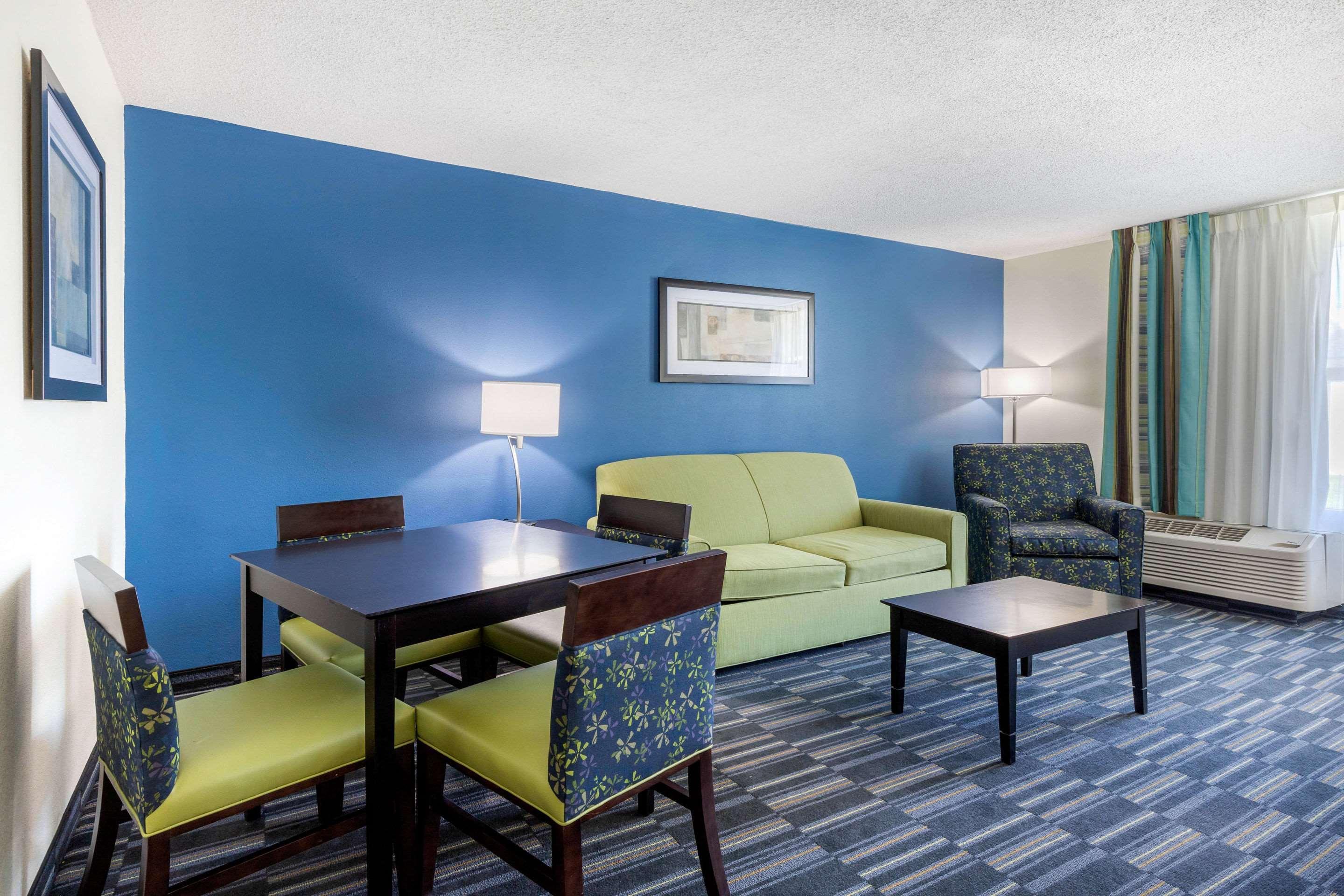 Days Inn And Suites By Wyndham אוקספורד מראה חיצוני תמונה