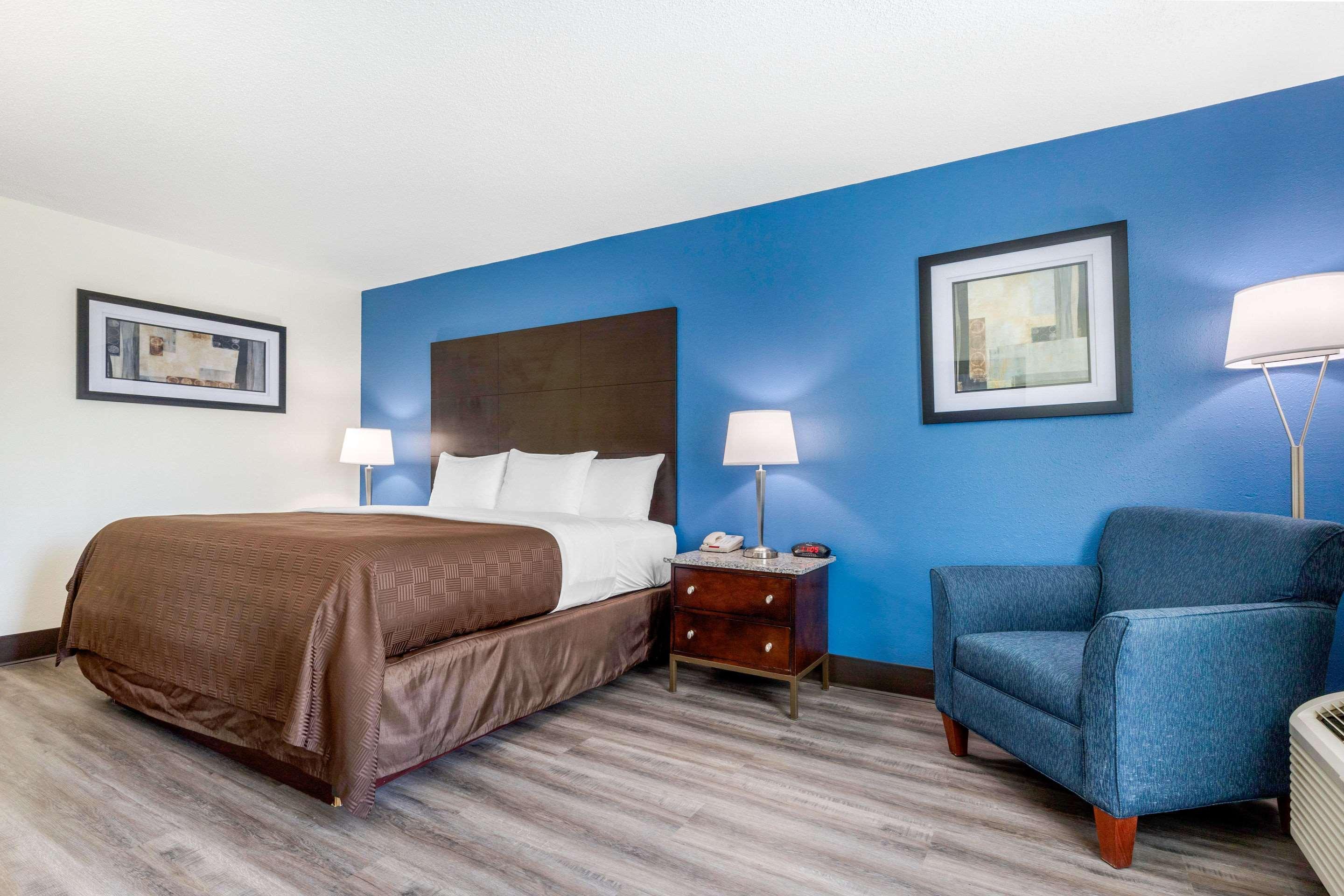 Days Inn And Suites By Wyndham אוקספורד מראה חיצוני תמונה