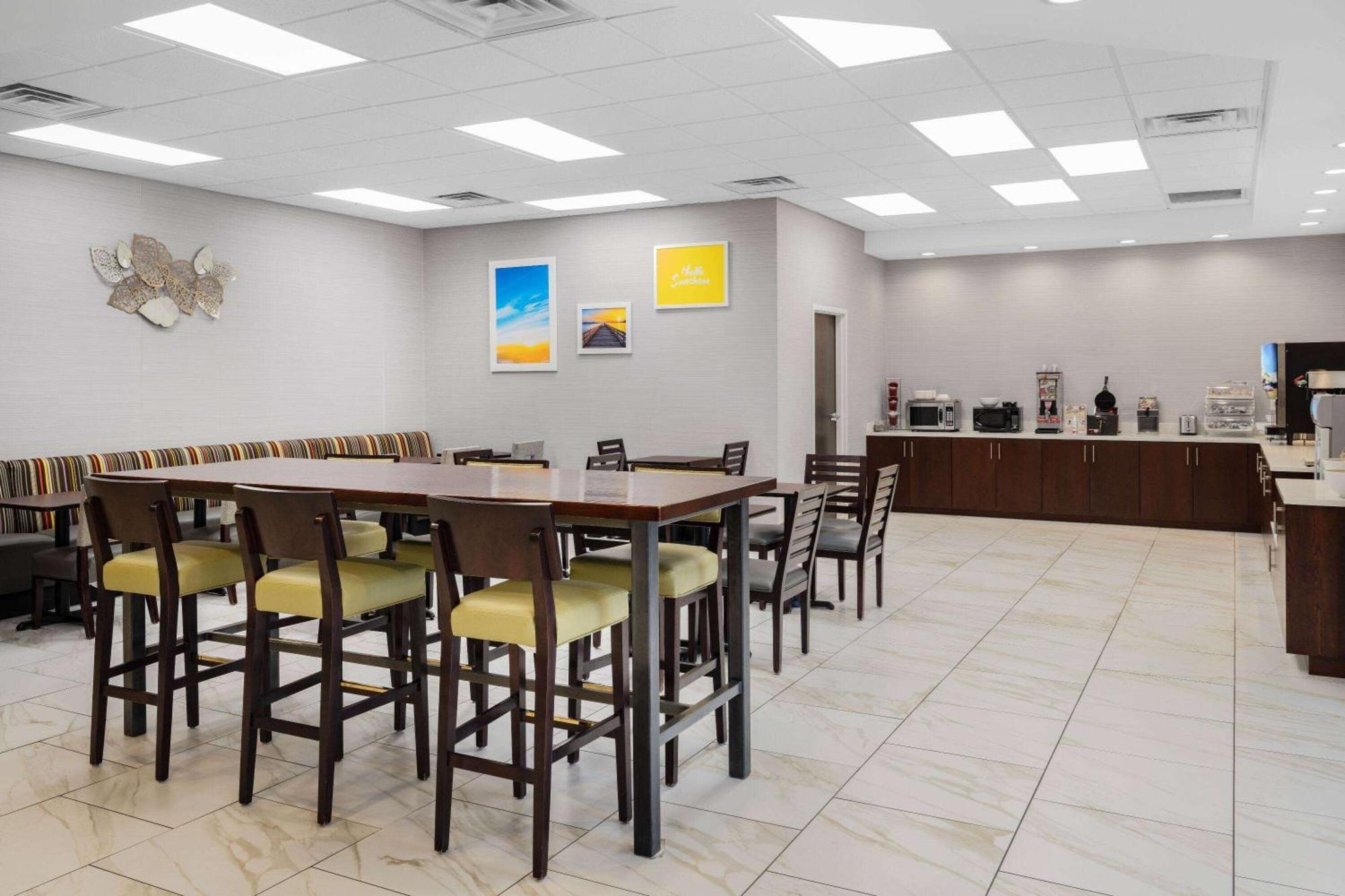 Days Inn And Suites By Wyndham אוקספורד מראה חיצוני תמונה