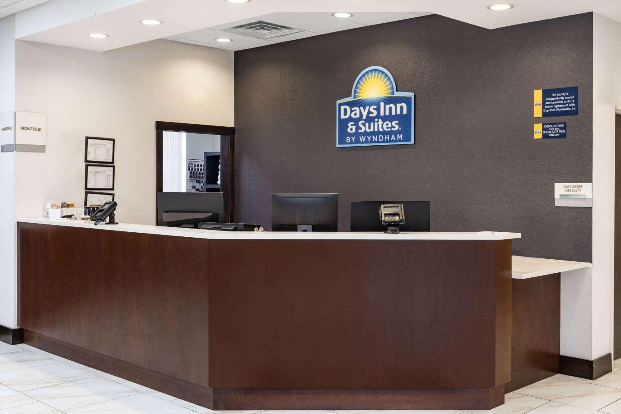 Days Inn And Suites By Wyndham אוקספורד מראה חיצוני תמונה