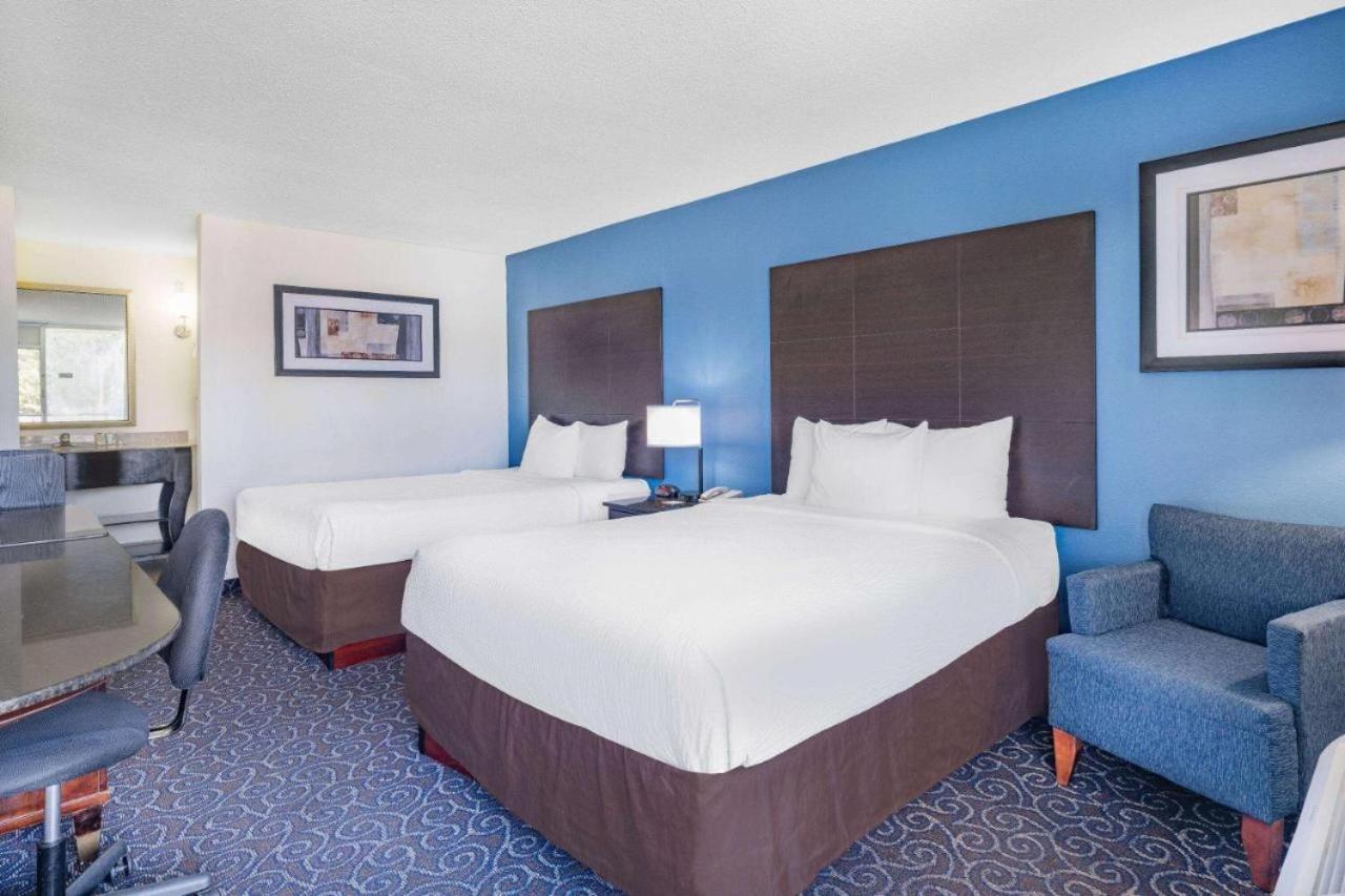 Days Inn And Suites By Wyndham אוקספורד מראה חיצוני תמונה